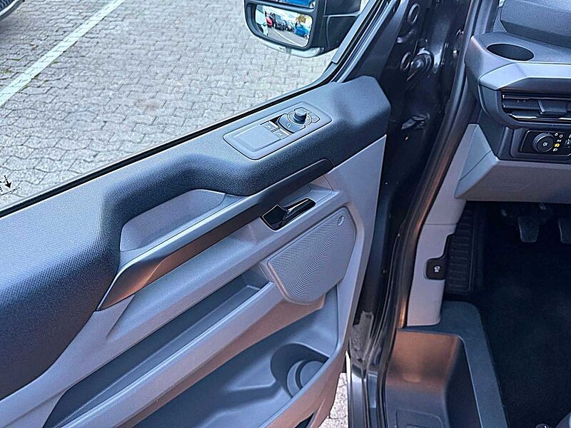 Ford Tourneo Custom Bus 320 L1 Titanium 8-Sitzer